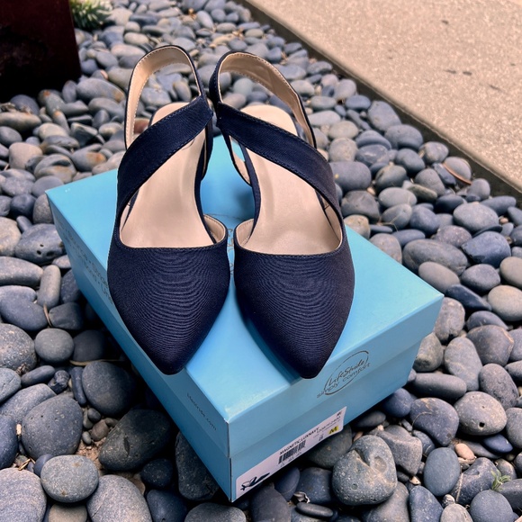 Life Stride Black Microfiber Asymmetrical Pumps - new in box - Picture 1 of 5